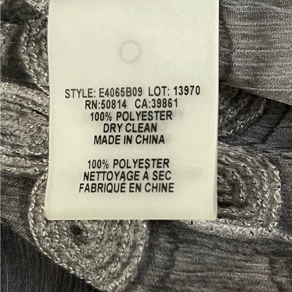 Elie Tahari sheer grey top with embroidered flowers size L - Picture 9 of 9